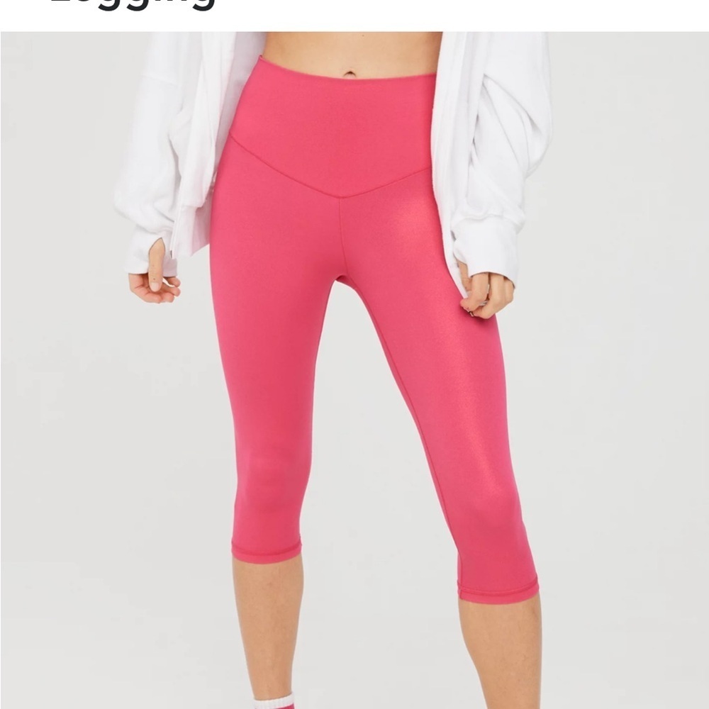 Offline by Aerie Fuchsia High-Rise crop Leggings size medium